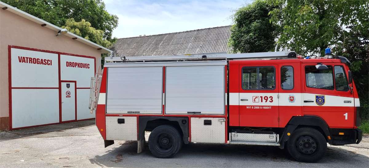 Navalno vatrogasno vozilo