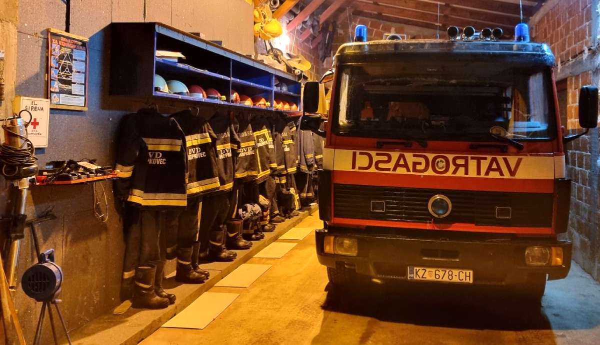 Spremište, garaža i vatrogasno vozilo DVD-a Dropkovec