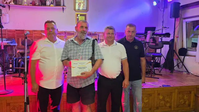 Dobitnik zlatne diplome zanatske destilerije s domaćinima